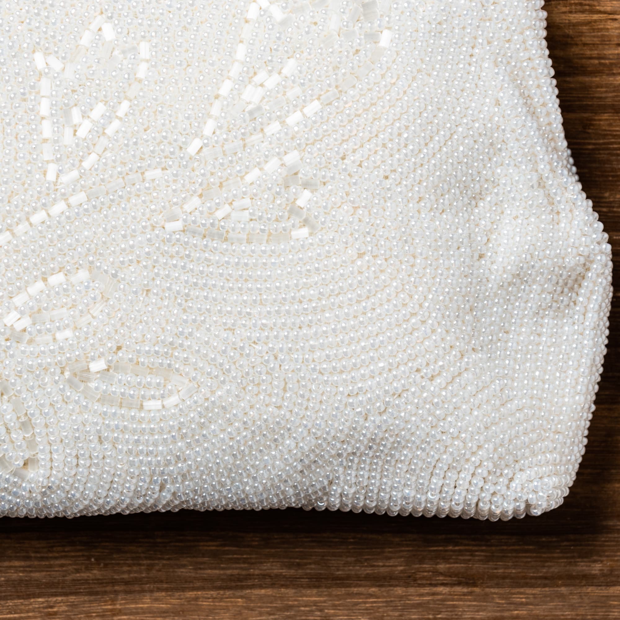 真っ白に１本の植物の総ビーズバッグ