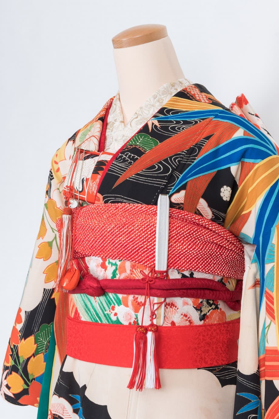 【和装の結婚式】雲取紋様に桐や竹、鳳凰の黒引き振袖