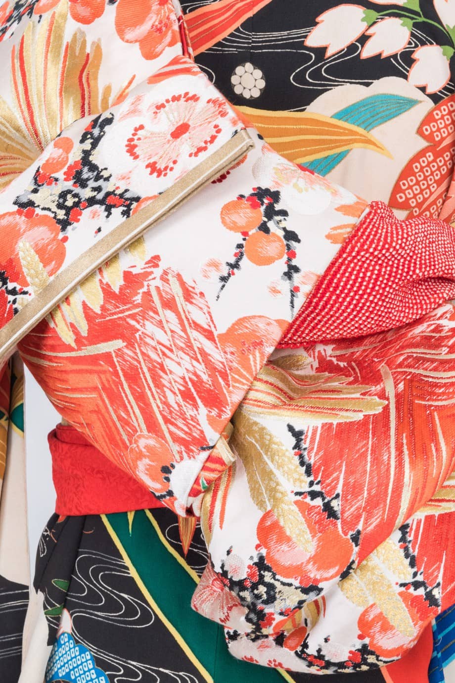 【和装の結婚式】雲取紋様に桐や竹、鳳凰の黒引き振袖