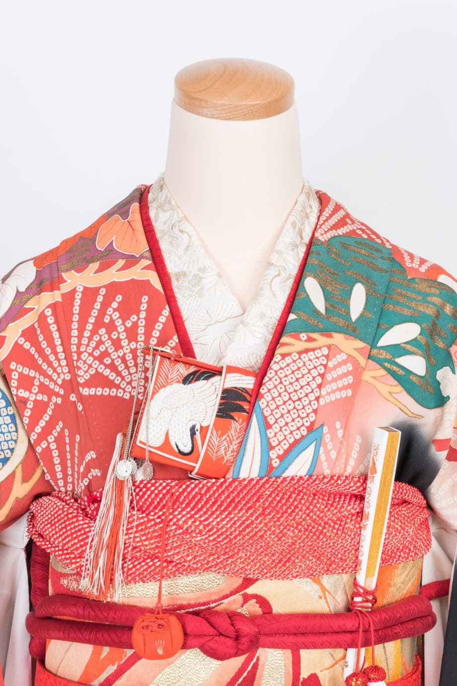 【和装の結婚式】縞の波に松竹梅の黒引き振袖