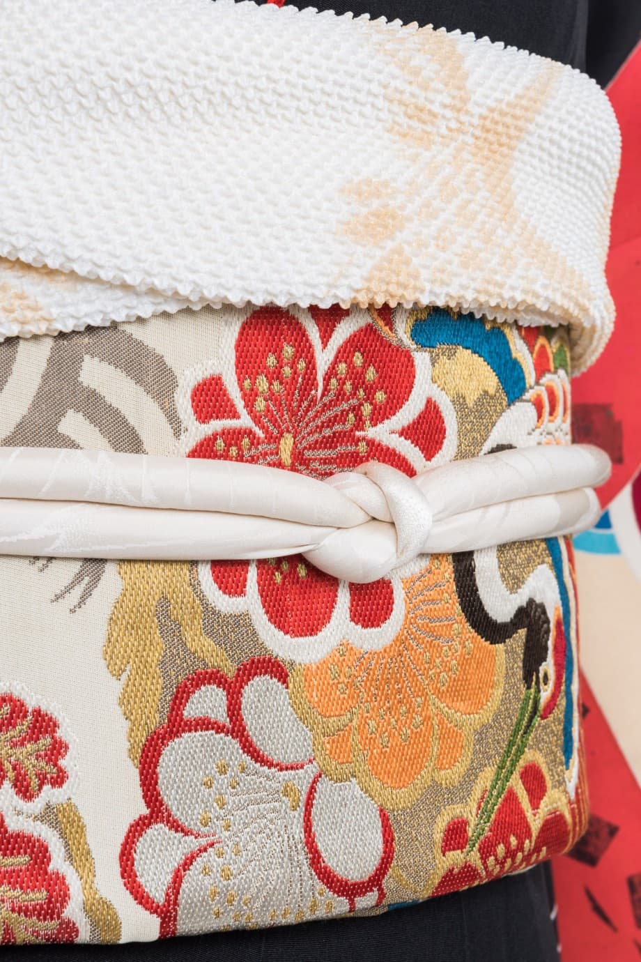 【和装の結婚式】青海波に御所車と地紙文の五つ紋付引き振袖