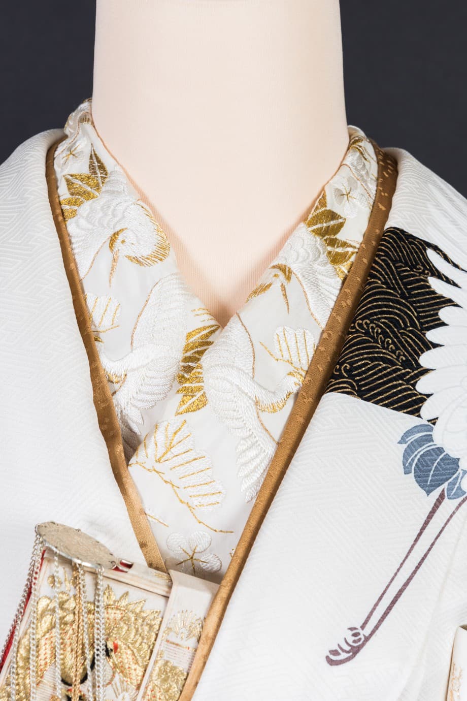 【和装の結婚式】鶴尽くし、金尽くしの黒引き振袖