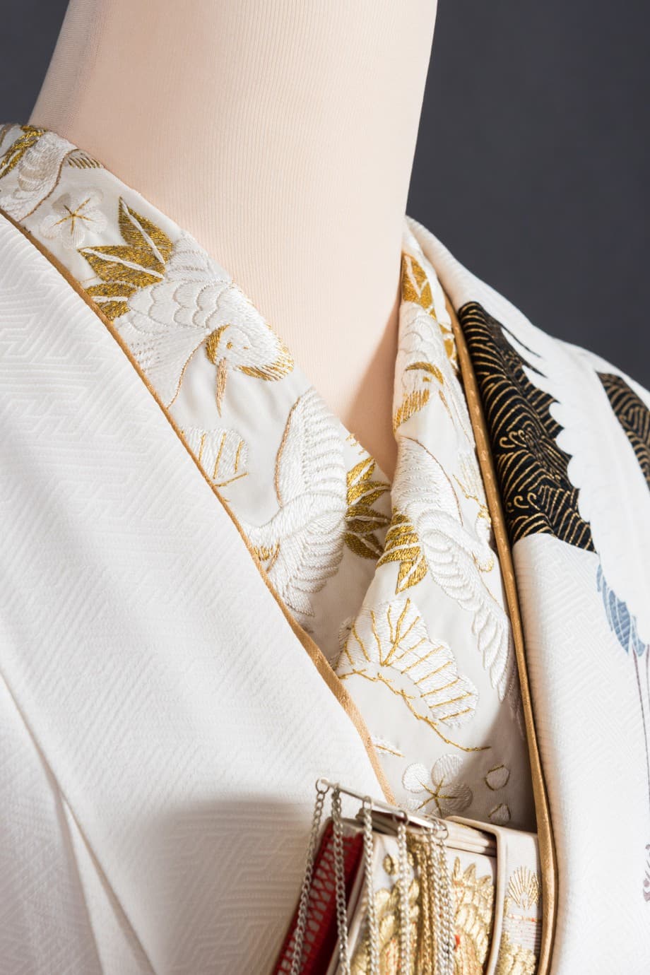 【和装の結婚式】鶴尽くし、金尽くしの黒引き振袖