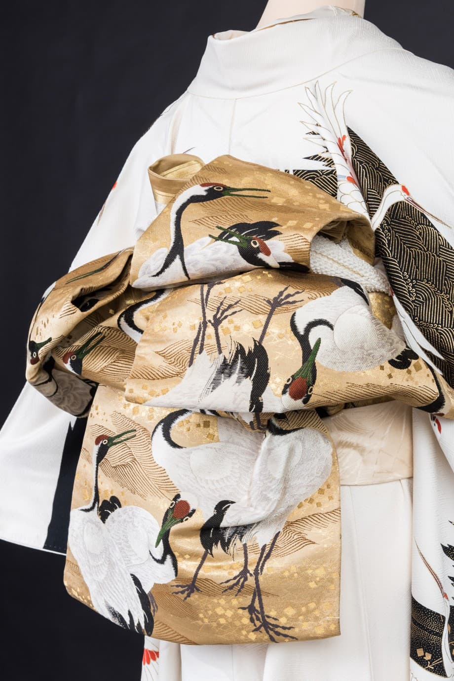 【和装の結婚式】鶴尽くし、金尽くしの黒引き振袖