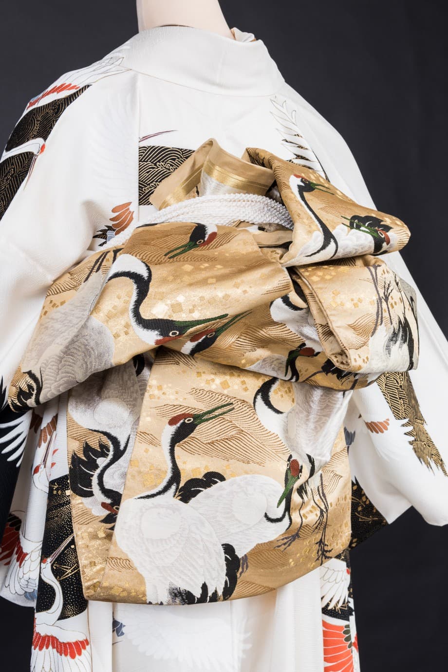 【和装の結婚式】鶴尽くし、金尽くしの黒引き振袖