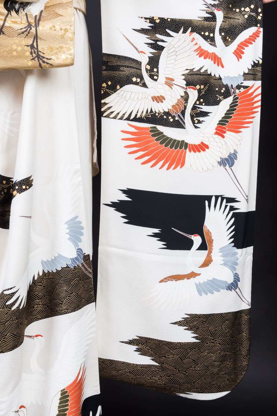 【和装の結婚式】鶴尽くし、金尽くしの黒引き振袖