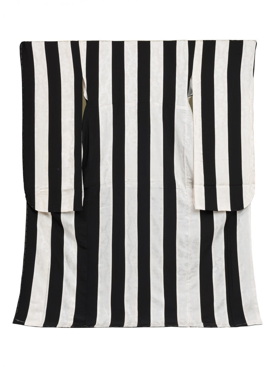 【振袖レンタル】成人式 | 白×黒縞模様の振袖