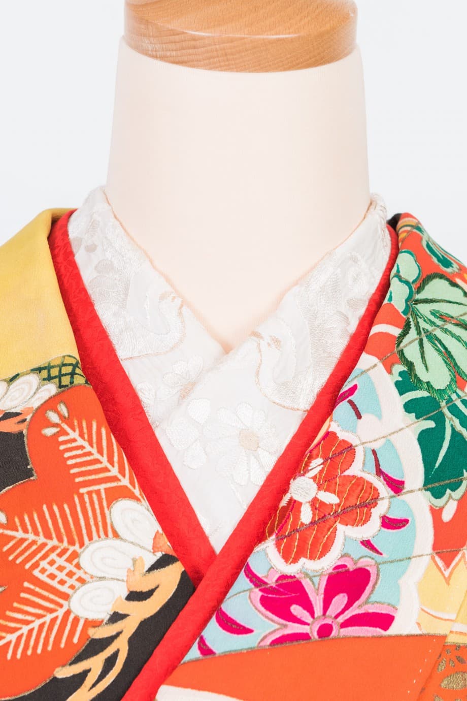 【和装の結婚式】豪華絢爛な檜扇の五つ紋付黒振袖