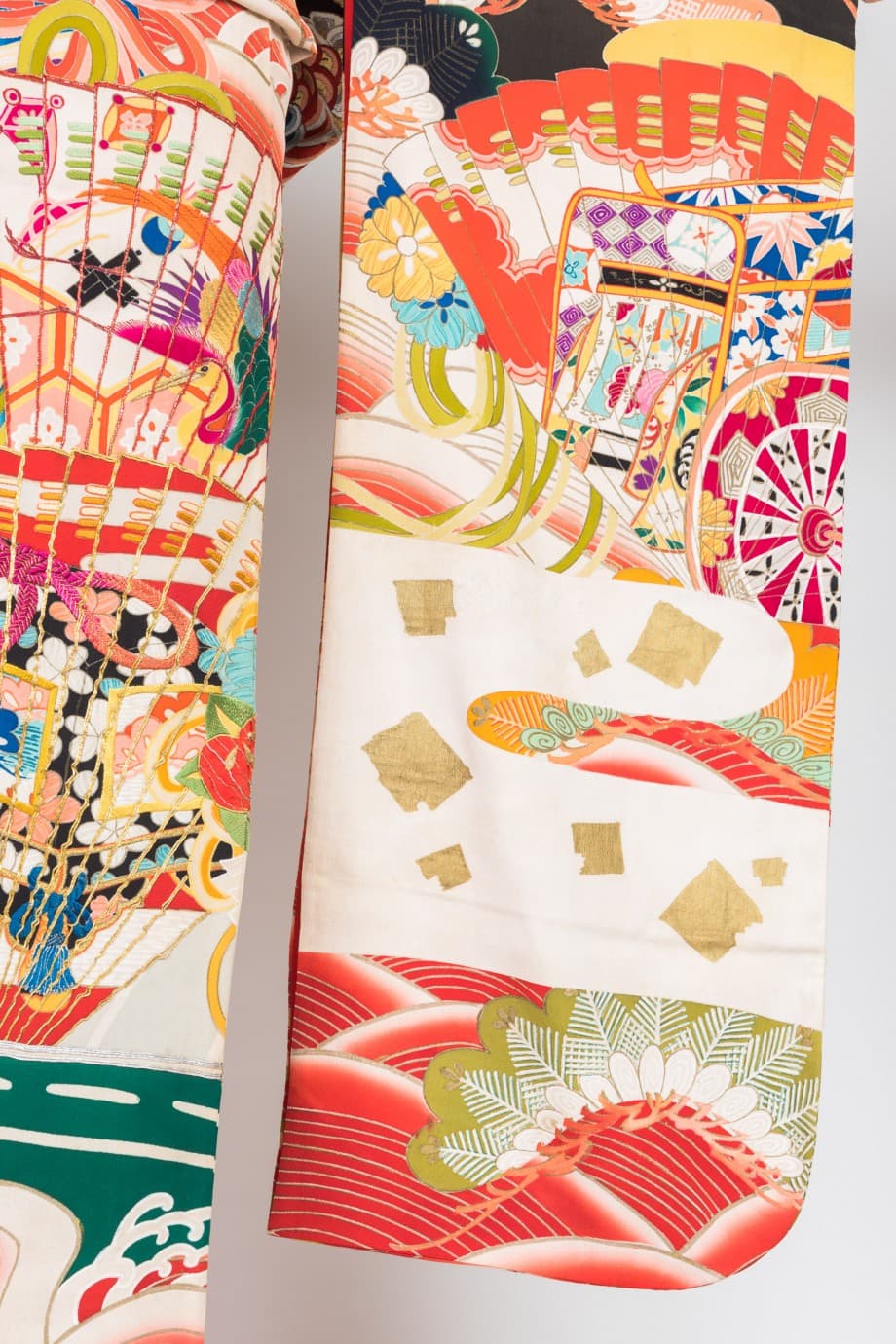 【和装の結婚式】豪華絢爛な檜扇の五つ紋付黒振袖