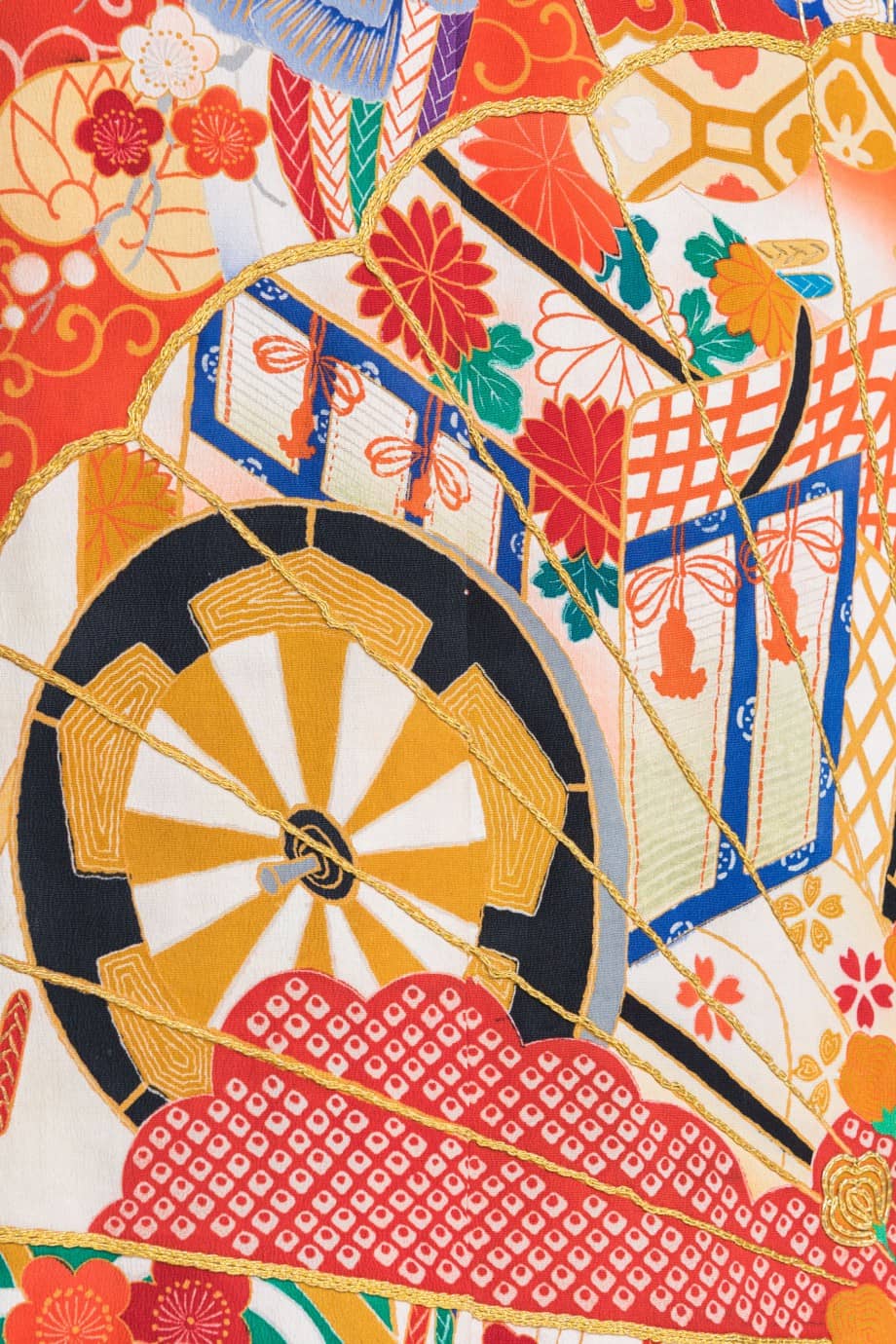 【和装の結婚式】舞い踊る檜扇に御所車と百花繚乱の五つ紋付黒振袖