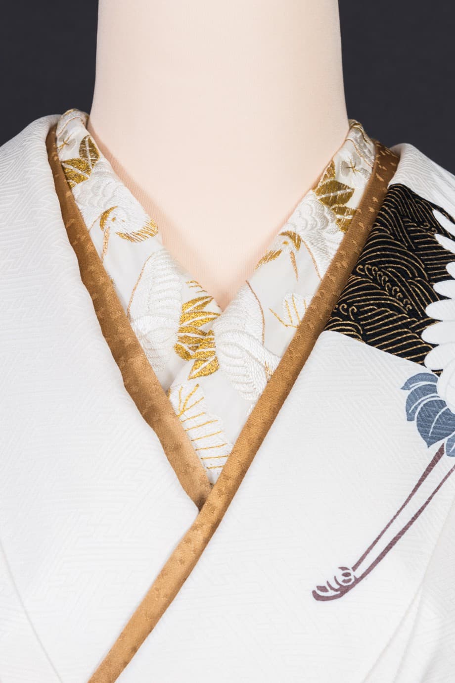 【和装の結婚式】鶴尽くし、金尽くしの黒振袖