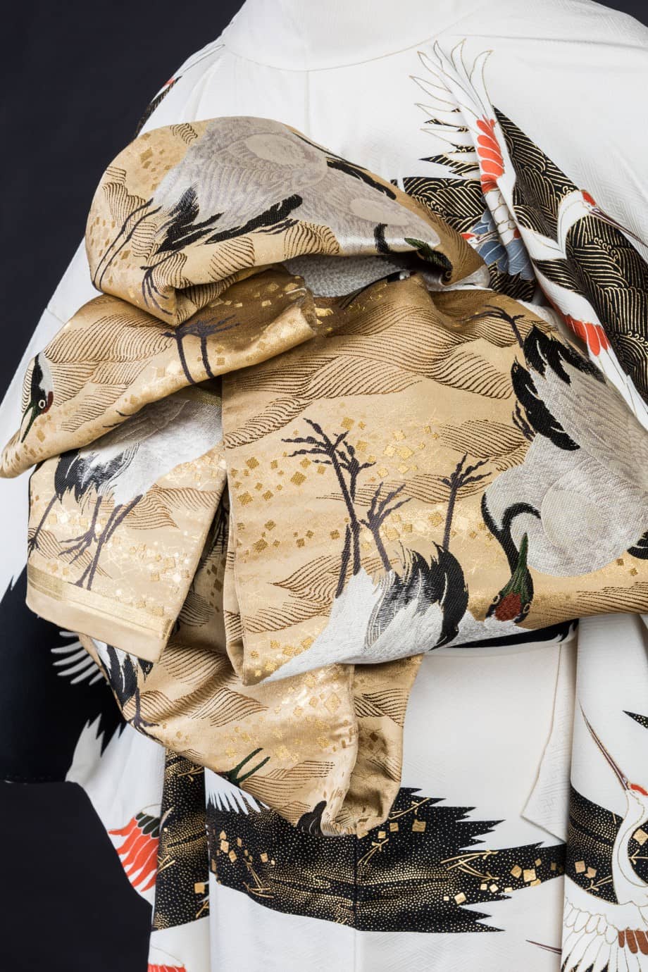 【和装の結婚式】鶴尽くし、金尽くしの黒振袖