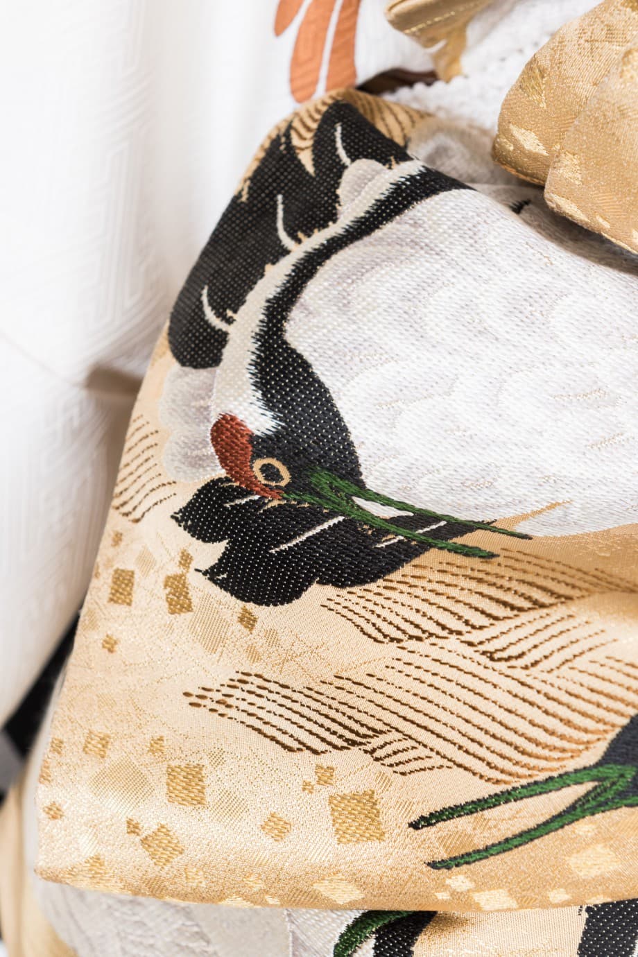 【和装の結婚式】鶴尽くし、金尽くしの黒振袖