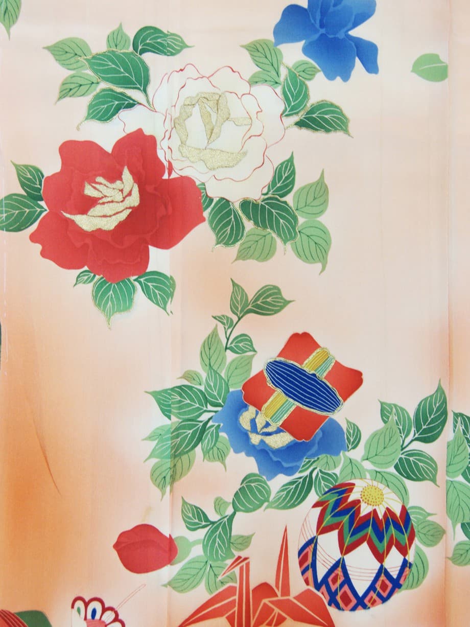 【袴レンタル】卒業式 | コーラルピンクに折鶴と手鞠の小振袖