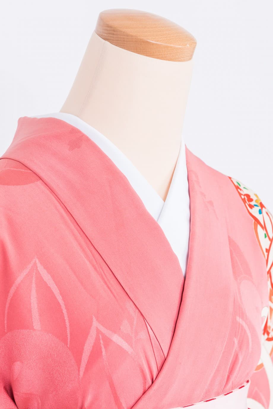 【袴レンタル】卒業式 | 綸子に八重梅と橘が描かれた一つ紋付訪問着