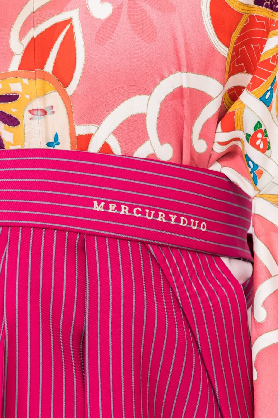 【袴レンタル】卒業式 | 綸子に八重梅と橘が描かれた一つ紋付訪問着