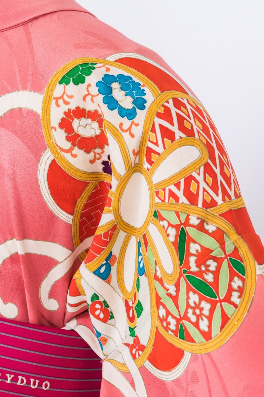 【袴レンタル】卒業式 | 綸子に八重梅と橘が描かれた一つ紋付訪問着