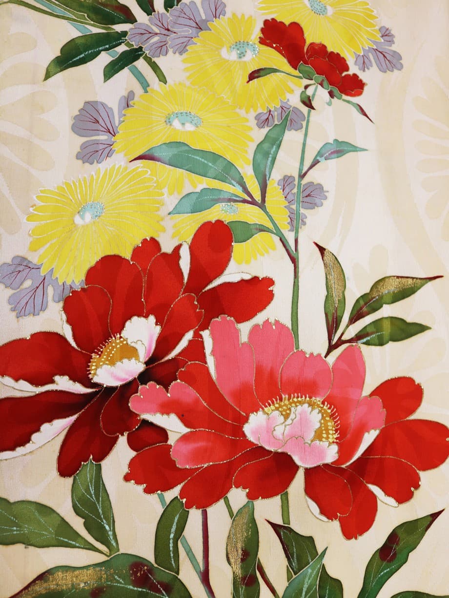 【袴レンタル】卒業式 | クリームイエローに牡丹や菊が咲く小振袖