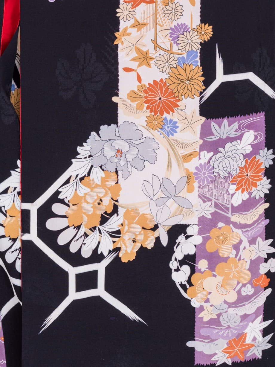 【袴レンタル】卒業式 | 黒地に短冊と破れ蜀江紋様の小振袖