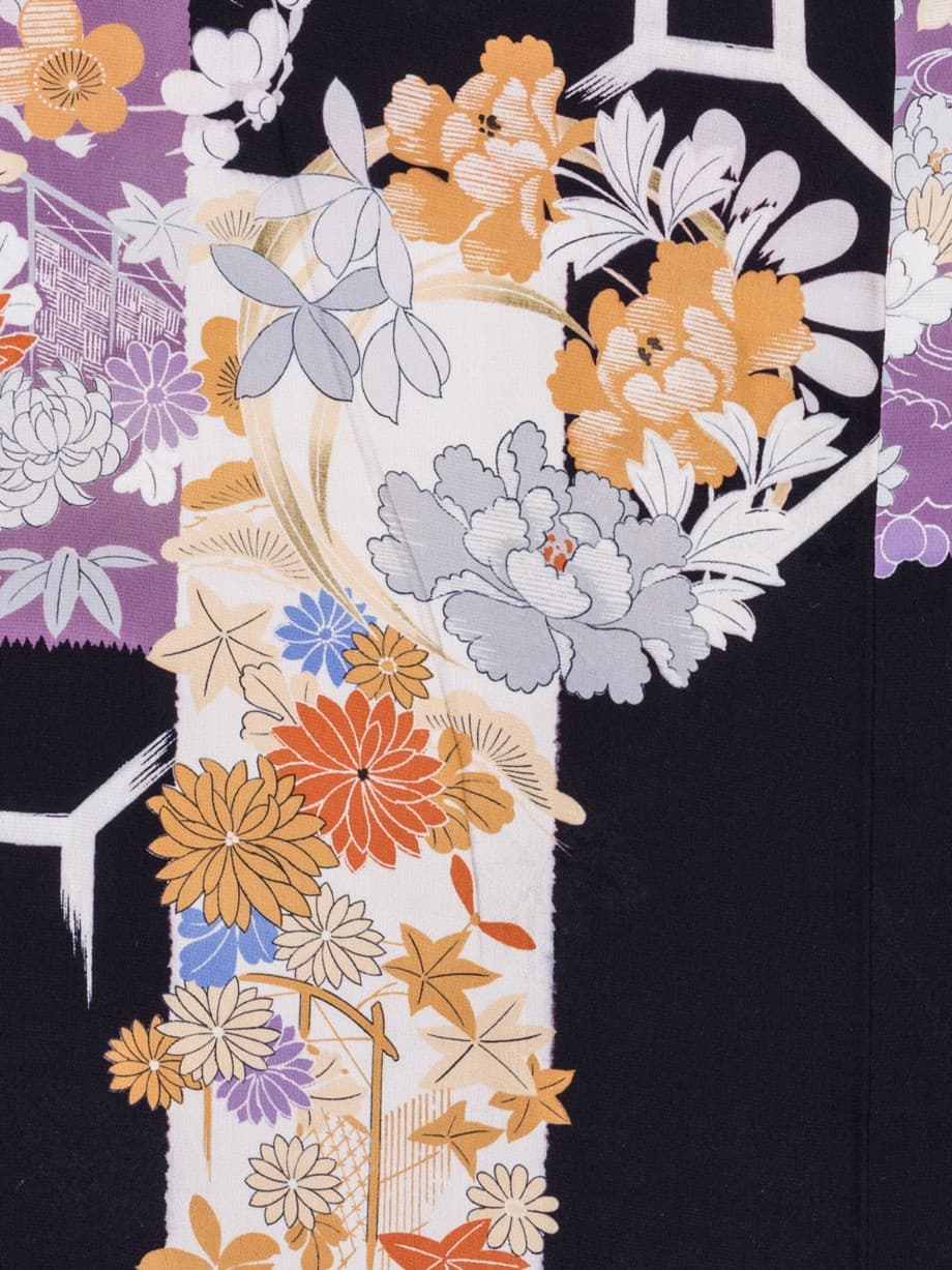 【袴レンタル】卒業式 | 黒地に短冊と破れ蜀江紋様の小振袖