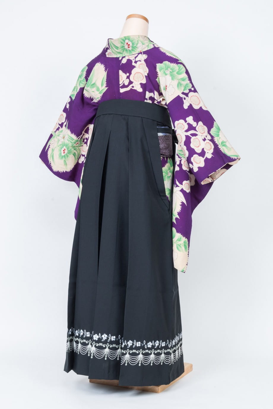 【袴レンタル】卒業式 | 紫に梅や椿の花丸紋様の小振袖