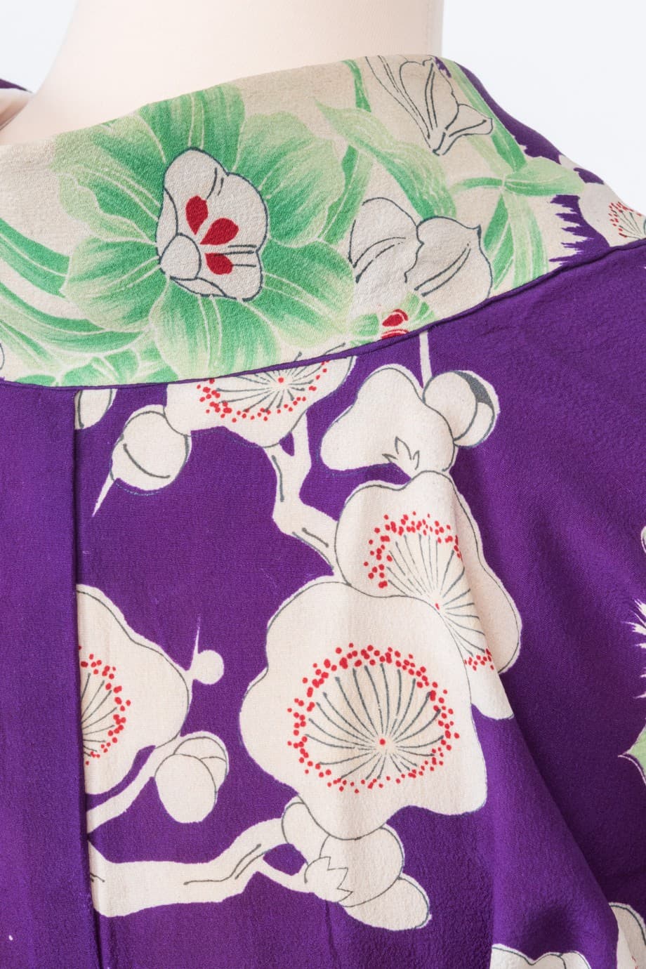 【袴レンタル】卒業式 | 紫に梅や椿の花丸紋様の小振袖