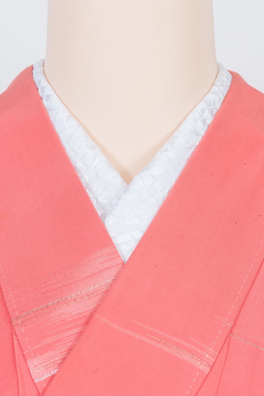 【袴レンタル】卒業式 | ピンクの綸子に漆が織り込まれた吉祥柄の着物