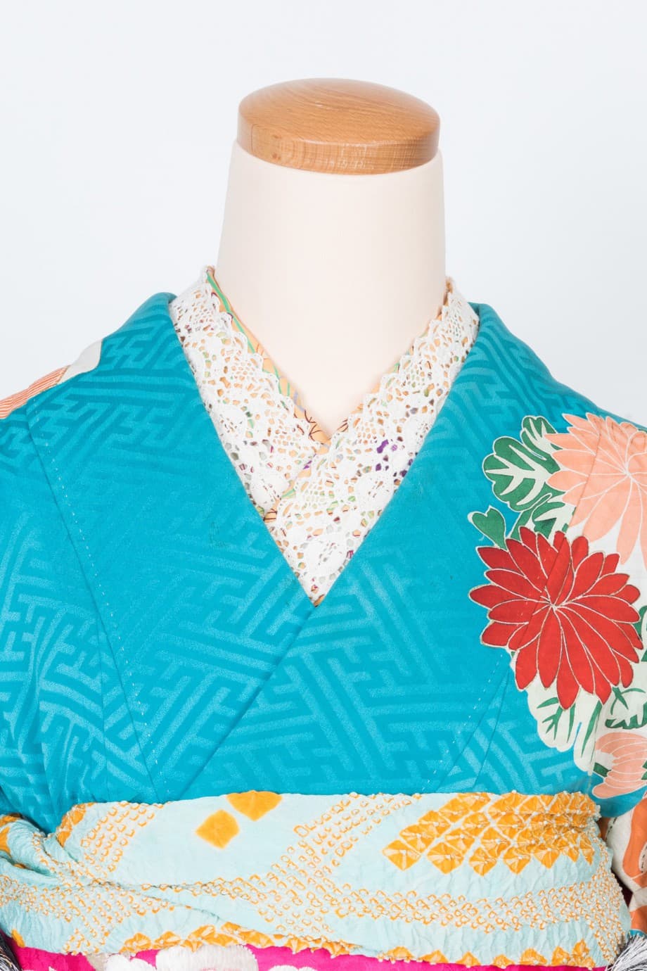 【訪問着レンタル】明るい水色に花丸紋様の振袖