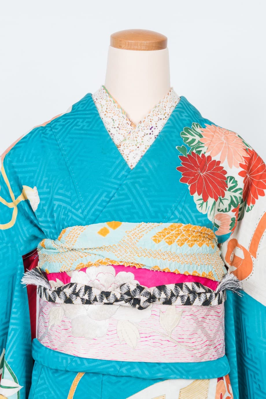 【訪問着レンタル】明るい水色に花丸紋様の振袖