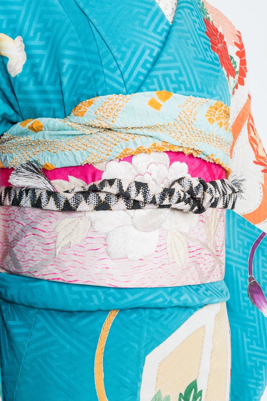 【訪問着レンタル】明るい水色に花丸紋様の振袖