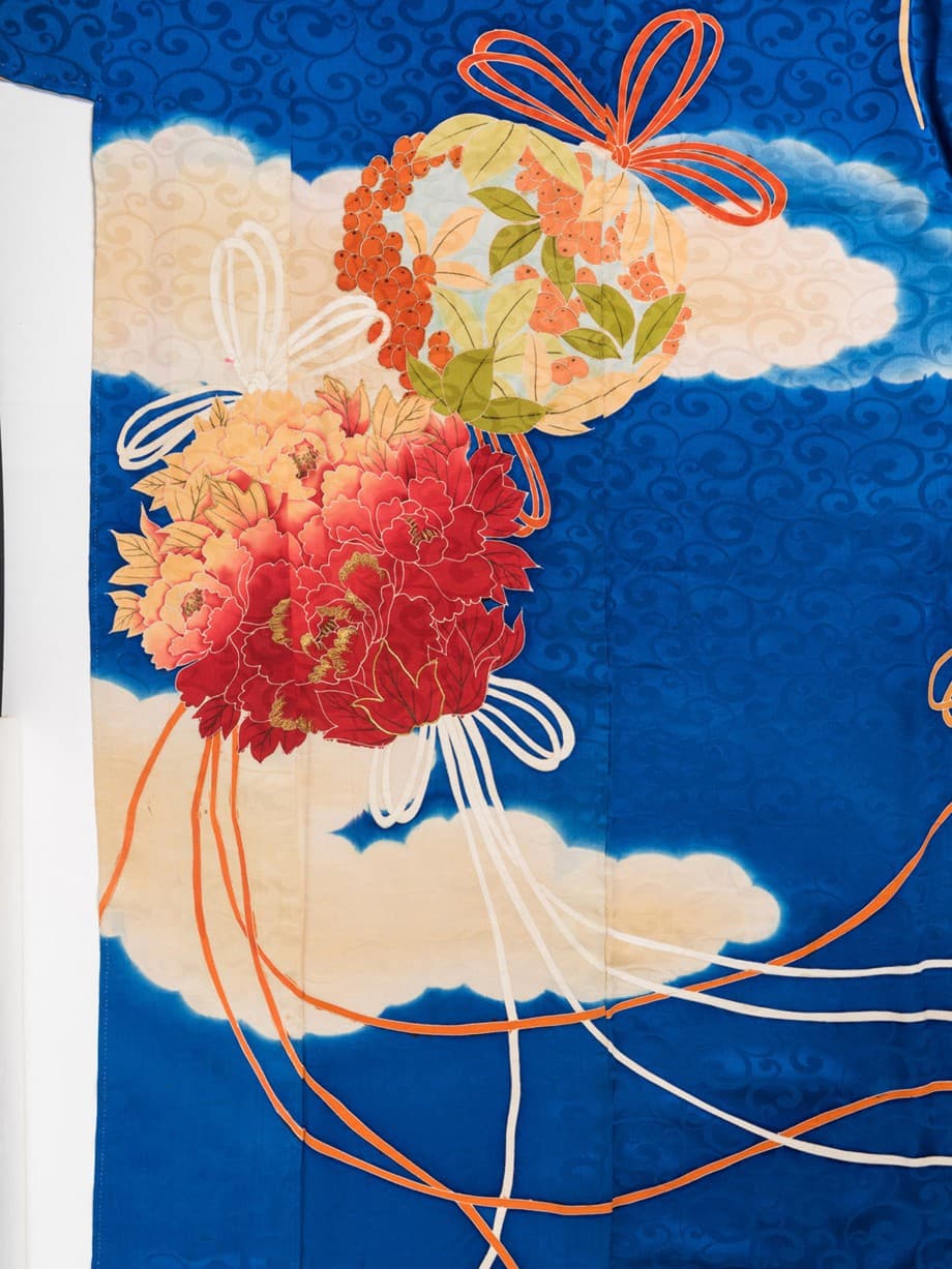 【訪問着レンタル】唐草の青地に雲取薬玉の小振袖