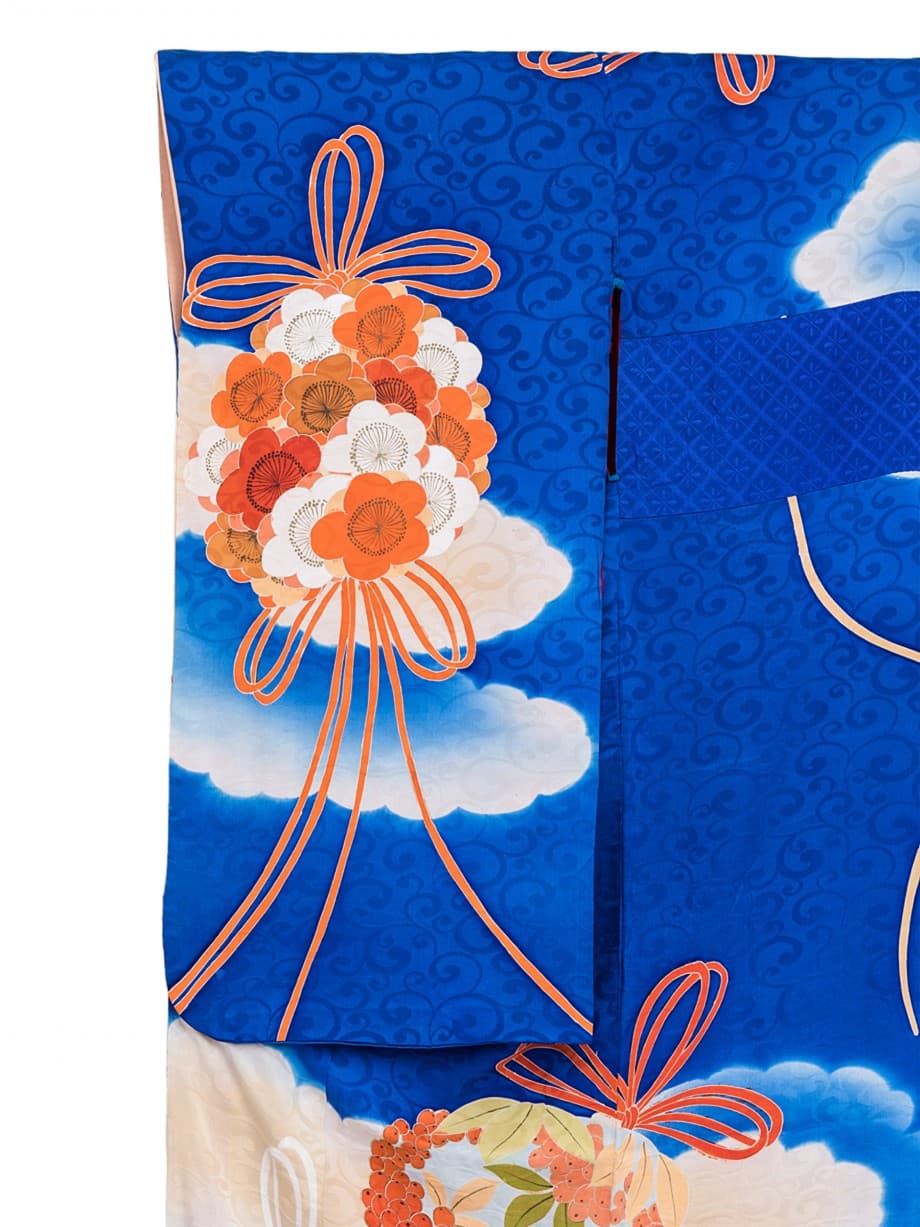 【訪問着レンタル】唐草の青地に雲取薬玉の小振袖