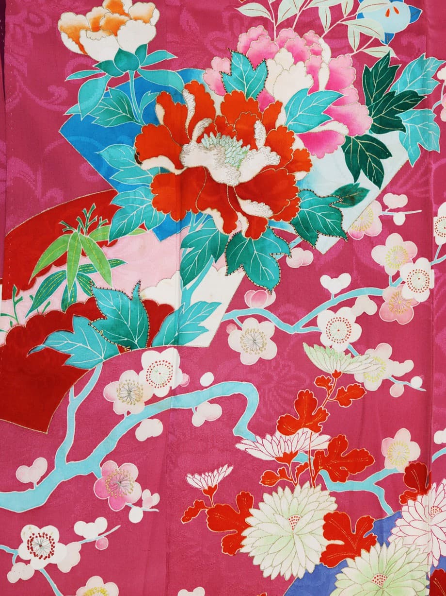 【訪問着レンタル】椿色に梅や菊、牡丹の小振袖