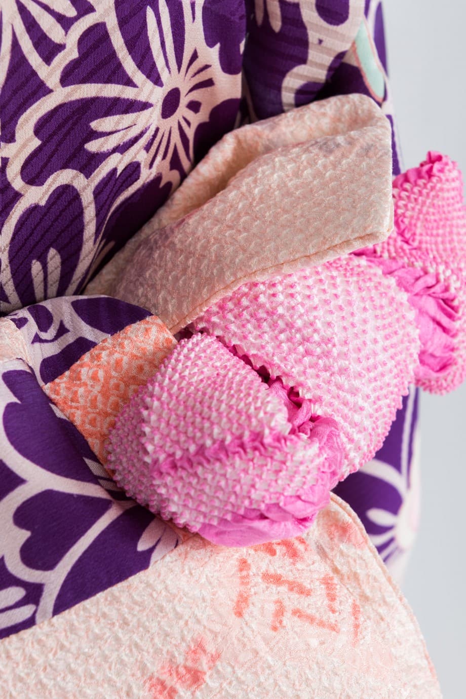 【七五三着物レンタル】紫地にピンクとブルーの桜が満開の七歳祝着