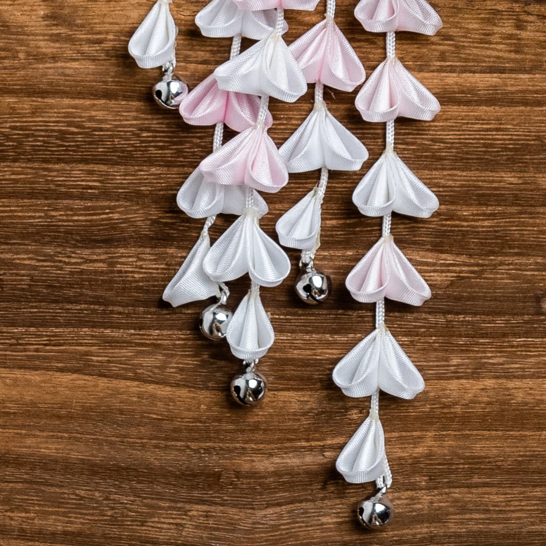 菊・梅・藤の淡色が可憐な京都のつまみ細工のかんざし