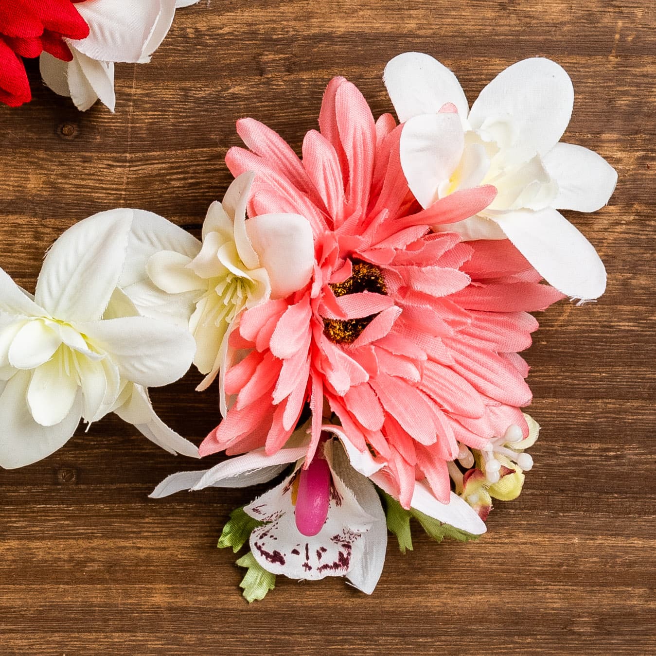 ガーベラと胡蝶蘭の生花のような造花かんざし