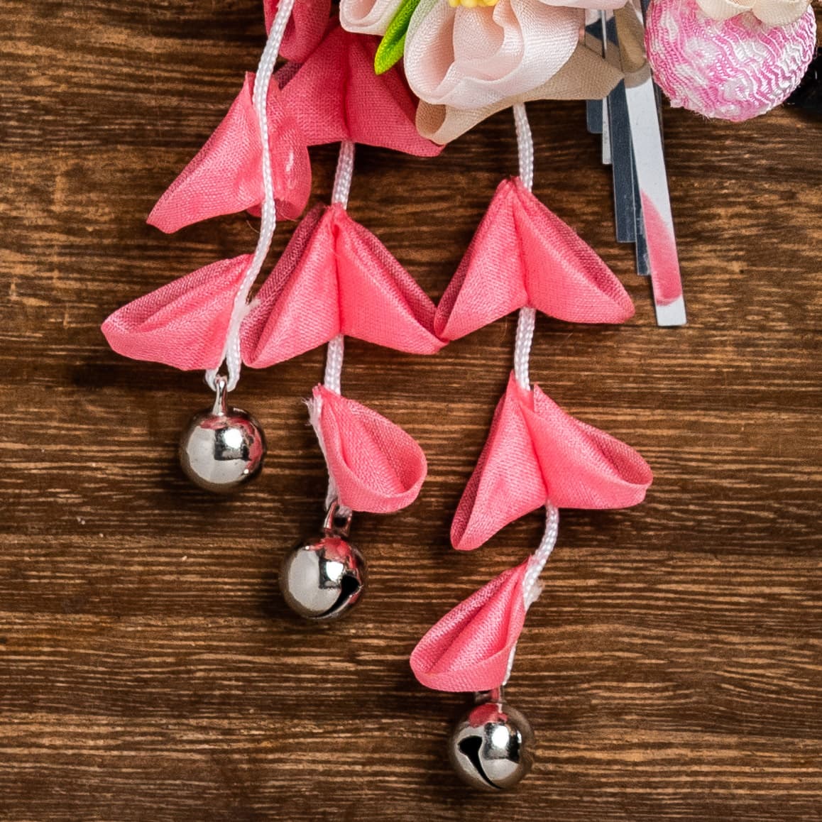 薄桃色の桜にピンクの房下がりとビラビラのかんざし（こども用）
