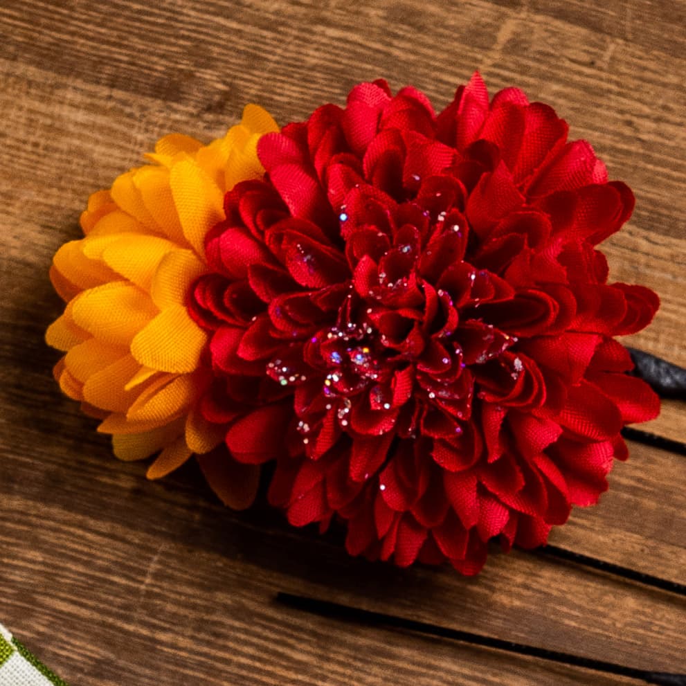 グリーンと白の市松模様リボンにつまみ細工と造花のかんざし