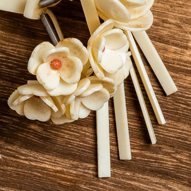 白い小花のビラビラかんざし