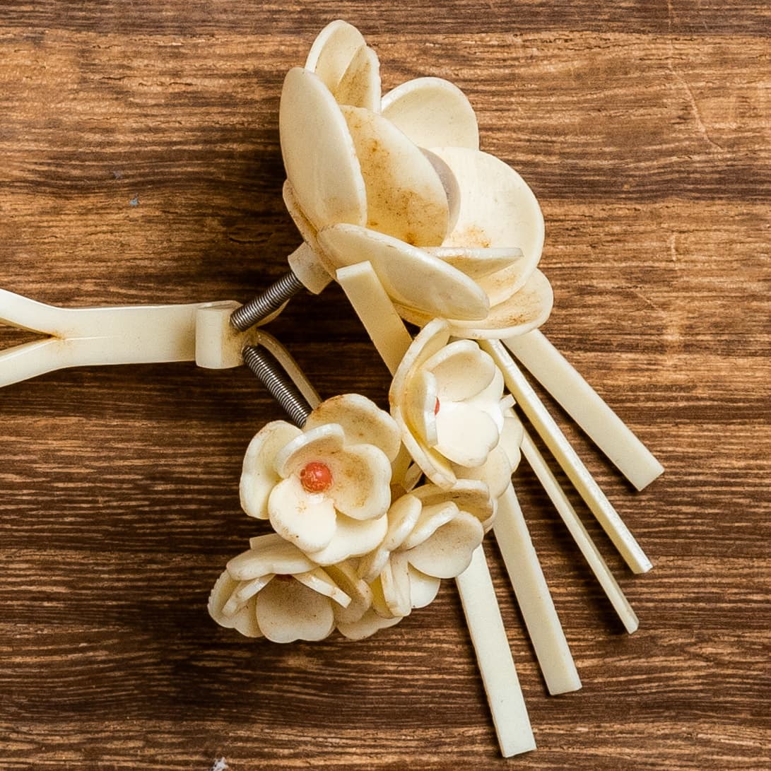 白い小花のビラビラかんざし