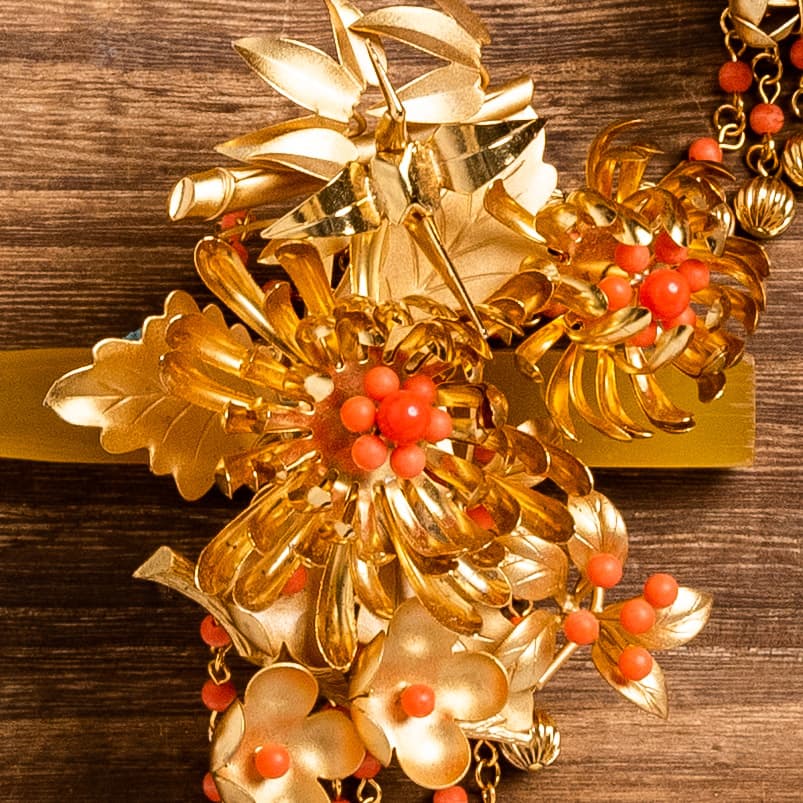 金色の菊・竹・梅・折り鶴に珊瑚調の玉の花嫁かんざし