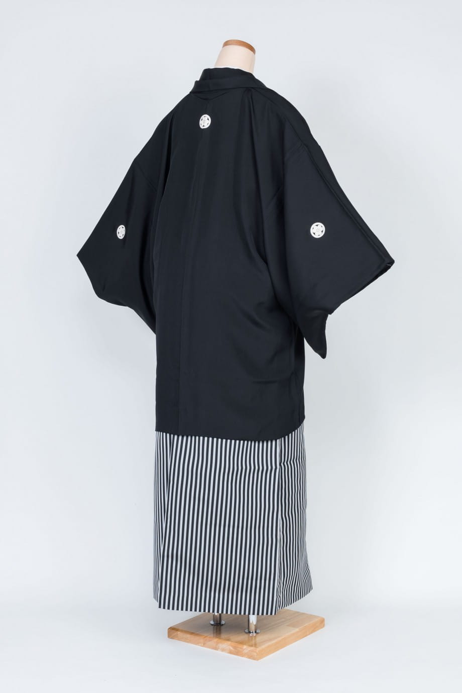 【男性着物レンタル】正統派の黒紋付羽織袴・第一礼装