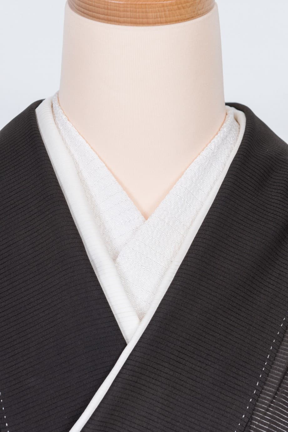 【留袖レンタル】婚礼・結納 | 横絽に波、舟、花々の夏用五つ紋付黒留袖