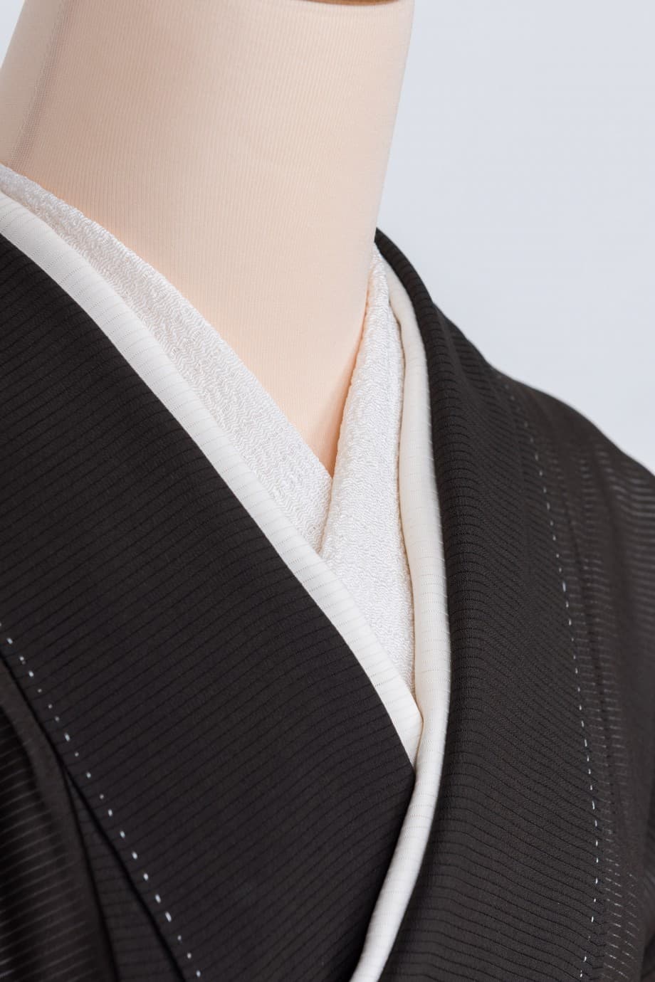 【留袖レンタル】婚礼・結納 | 横絽に波、舟、花々の夏用五つ紋付黒留袖