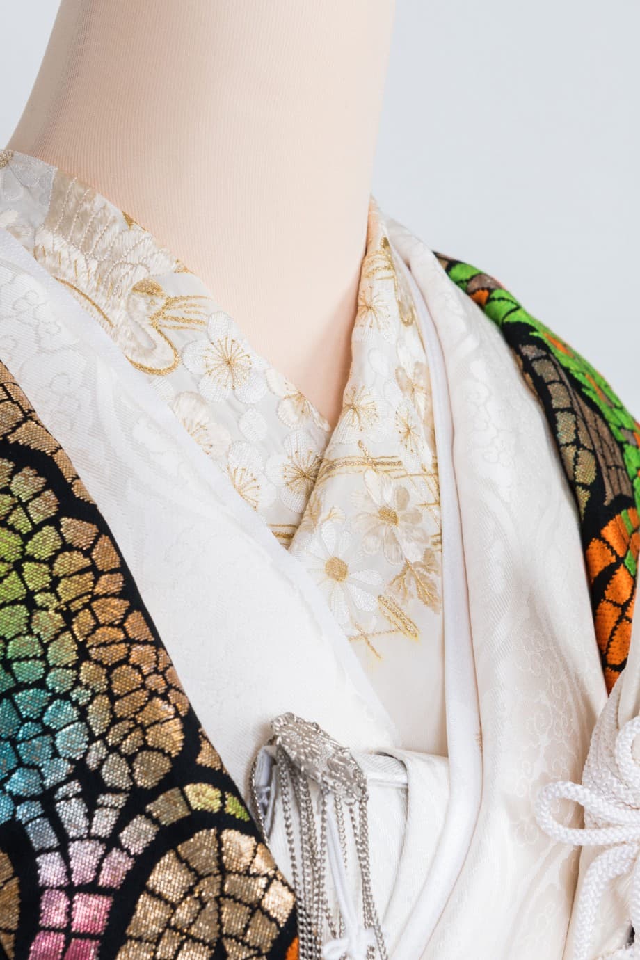 【和装の結婚式】龍村製緻密な織りの色打掛一式